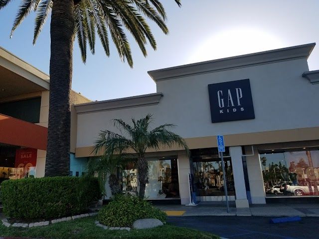 Five Points Plaza Shopping Center